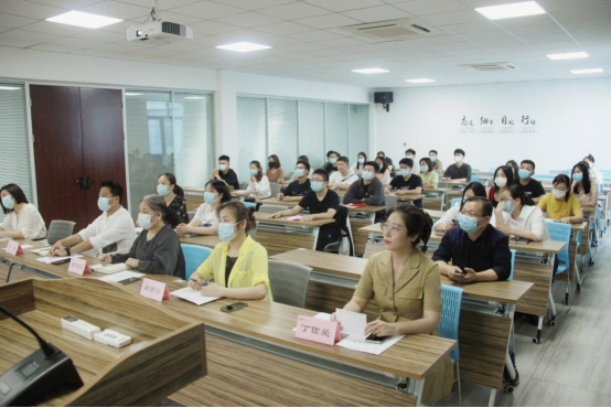 道德讲堂|“见贤思齐 吾辈自强 ”道德讲堂主题活动开讲啦！