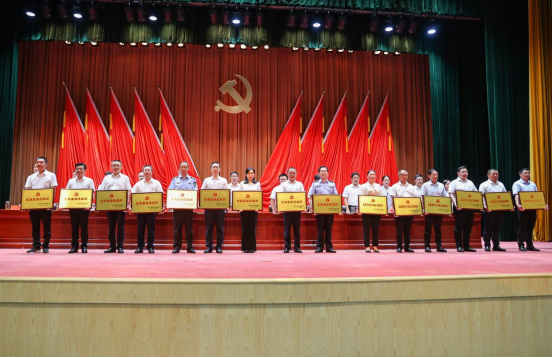 喜讯|如皋市交通产业k8凯发获如皋市委多项表彰！